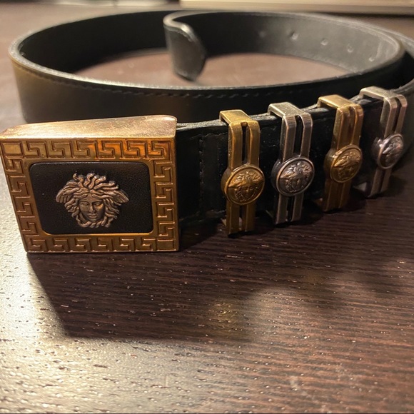 SOLD Gianni Versace Black Leather Medusa Belt - Picture 2 of 8